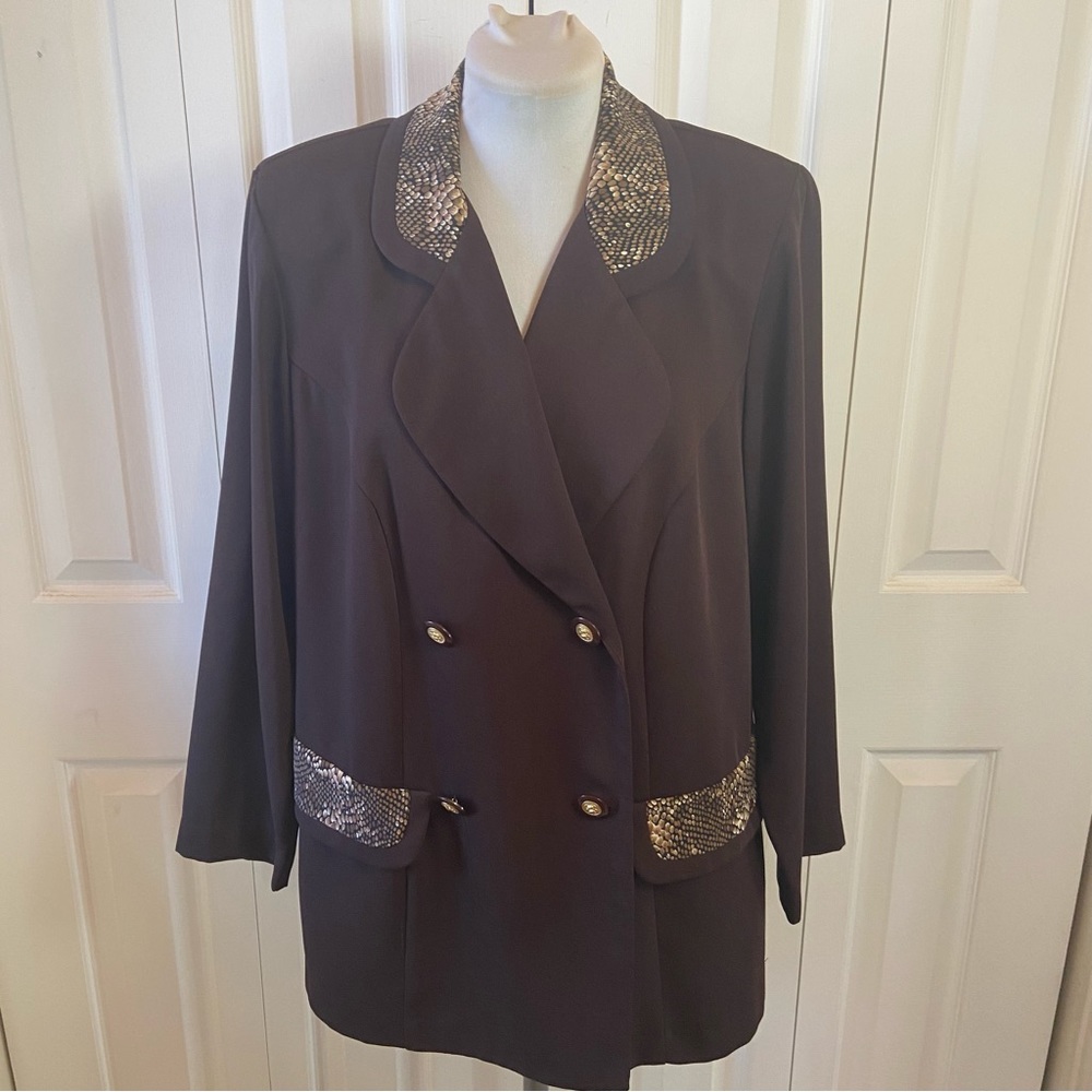 August Max Woman Brown Blazer Jacket with Reptile Print Collar and Pocket Flaps